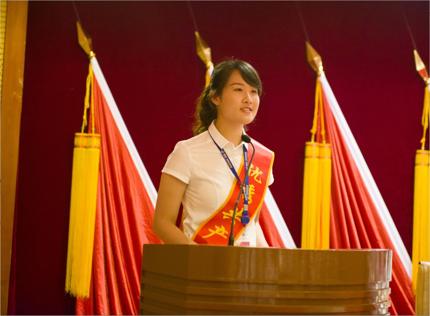 優秀共產黨員代表發言.jpg