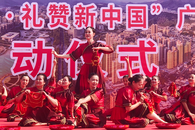 表演舞蹈1.jpg