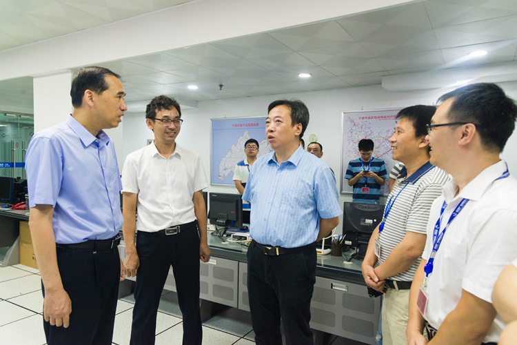 省廣播電視局李強局長、寧德市委常委宣傳部長謝再春對智慧廣電工作提出指導意見.jpg