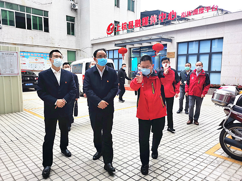 圖為調研組實地考察上杭縣融媒體中心.jpg