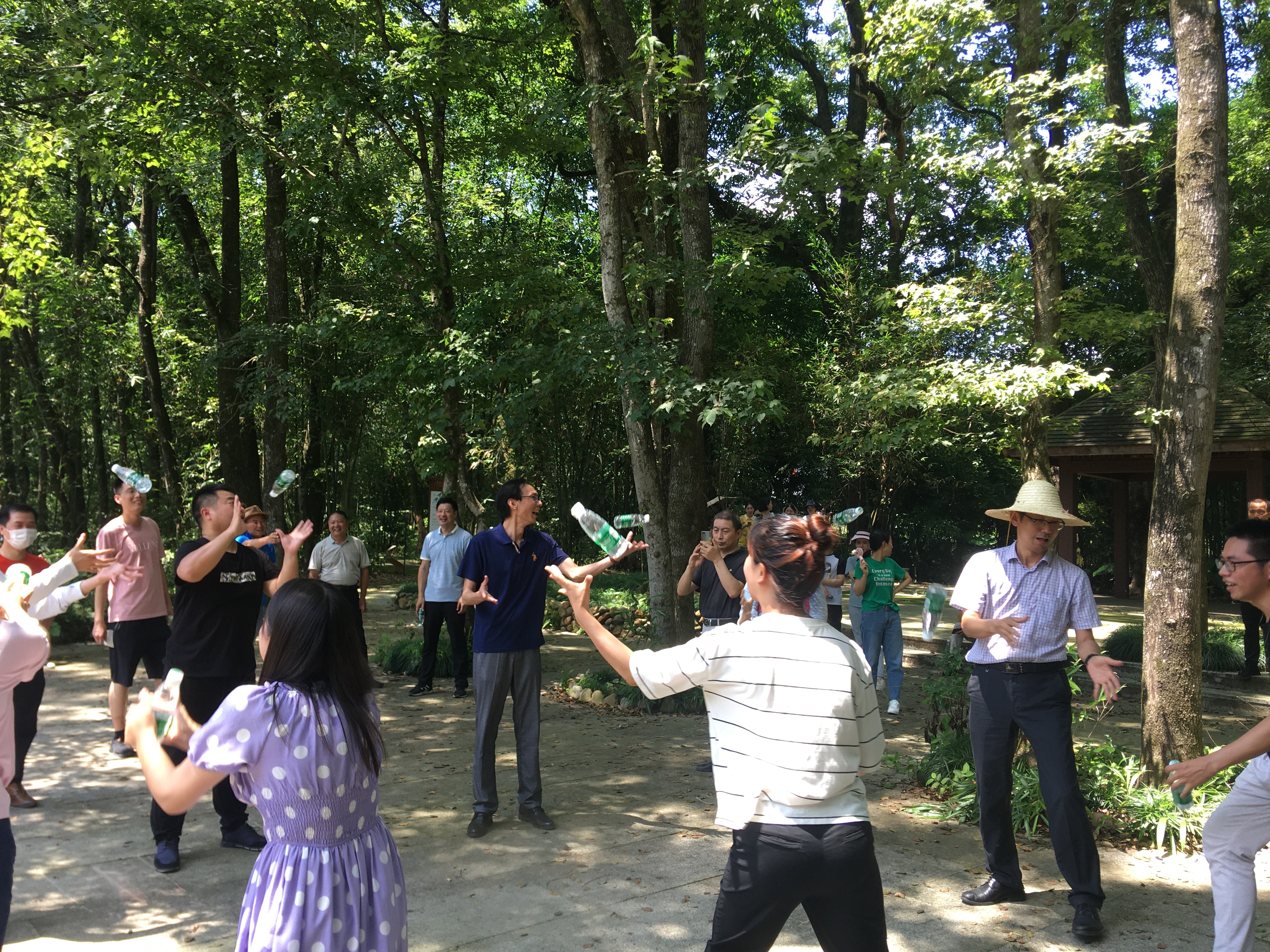 寧德分公司班子領導親自帶隊參加拓展活動.jpg