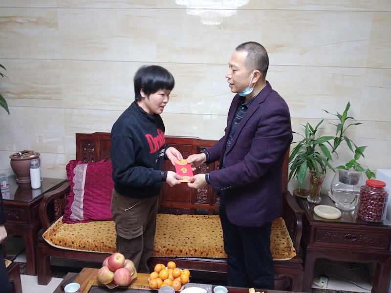 龍巖分公司領導赴永定慰問困難職工+闕福榮+13860255505+是附圖3.jpg
